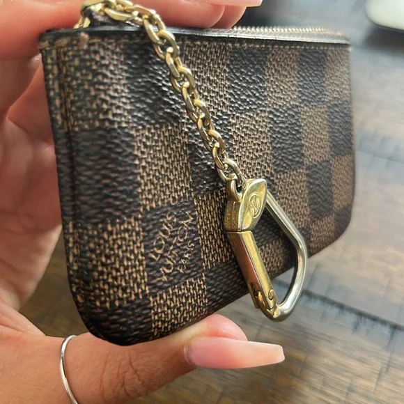 Authentic Louis Vuitton Brown Key Pouch with Gold Clip - Picture 9 of 9